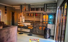 De Palace Guest House
